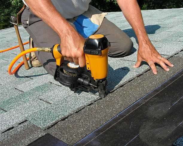 Best Roof Gutter Cleaning  in Garrett, TX